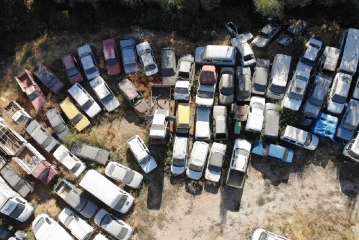 Piyasa değeri 50 milyon bu araçlar çürümeye yüz tuttu